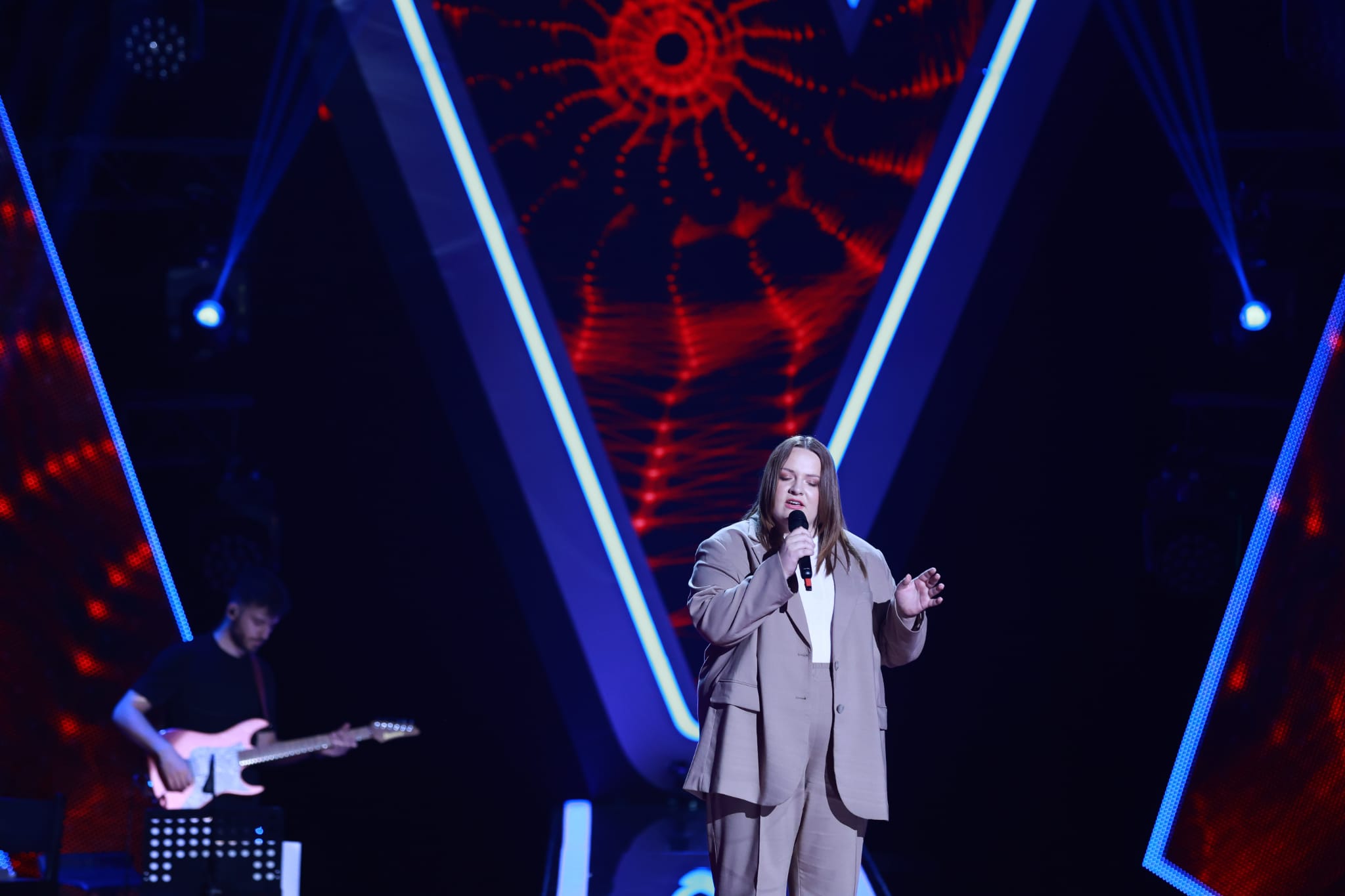 Vasluianca Iulia Gîza a făcut senzație pe scena “Vocea României” “o