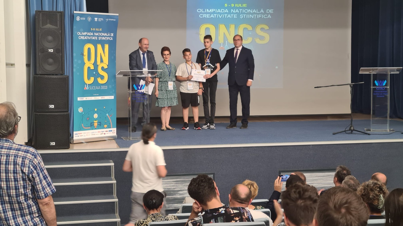 Noi medalii pentru elevii vasluieni argint si bronz la Olimpiada