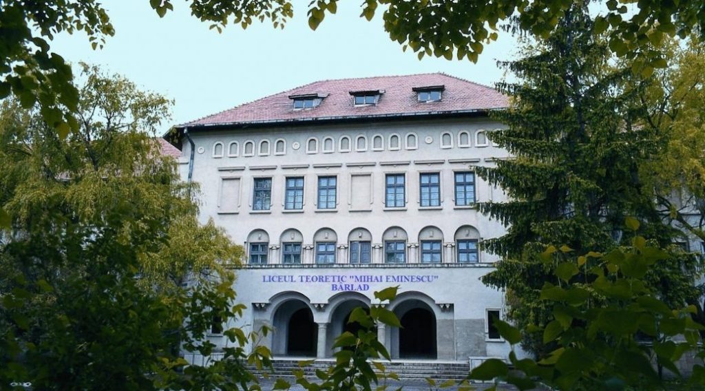 Liceul “Mihai Eminescu” Bârlad a fost cel mai căutat liceu din județ în rândul elevilor de etnie rromă, zece candidați fiind admiși aici.