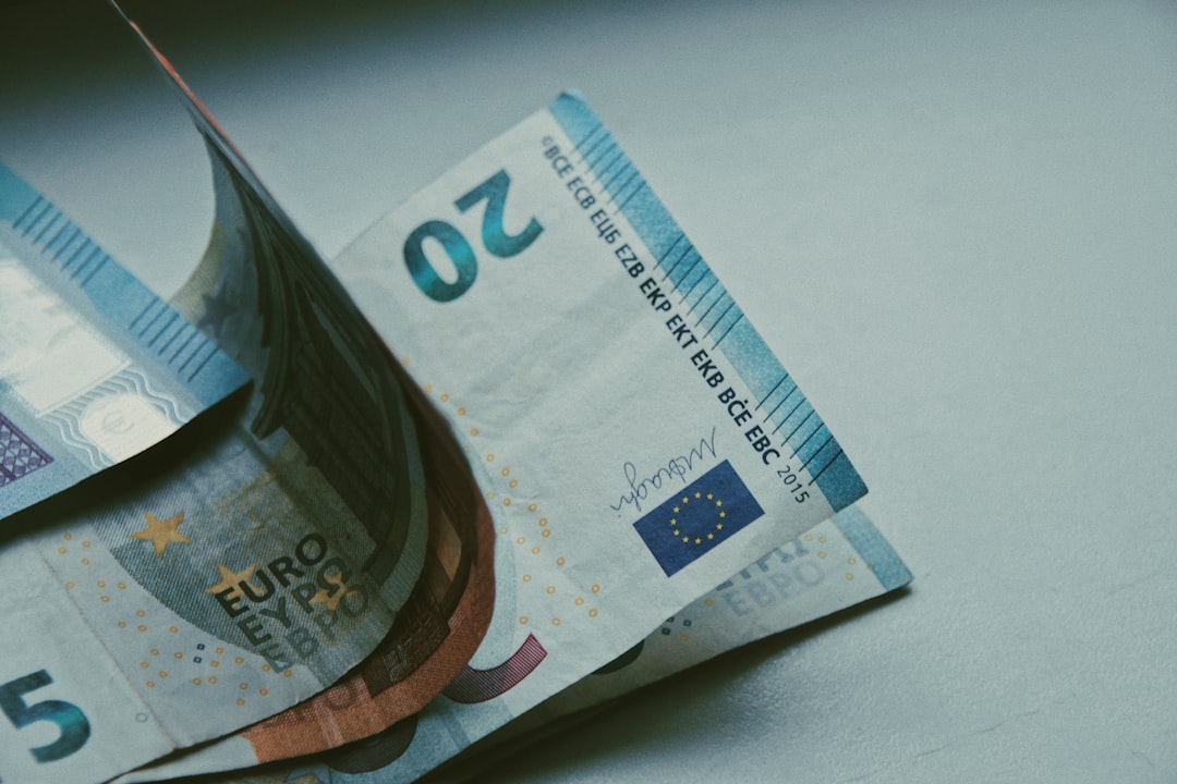 Propunerea POT: 1.200 euro lunar până la pensie